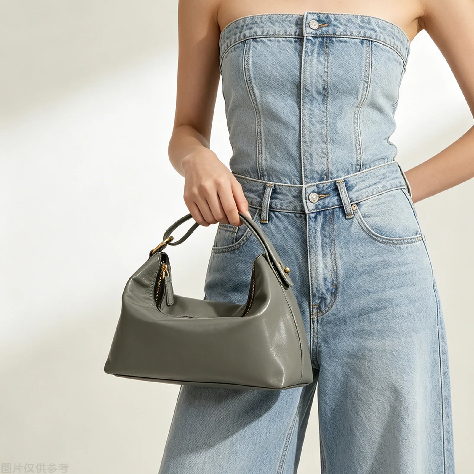 Trendy Simple Soft Top-grain Leather Handbag New Large-capacity Fashion Bag Genuine Leather Premium Commuter Handbag For Women
Trendy Simple Soft Top-grain Leather Handbag New Large-capacity Fashion Bag Genuine Leather Premium Commuter Handbag For Women