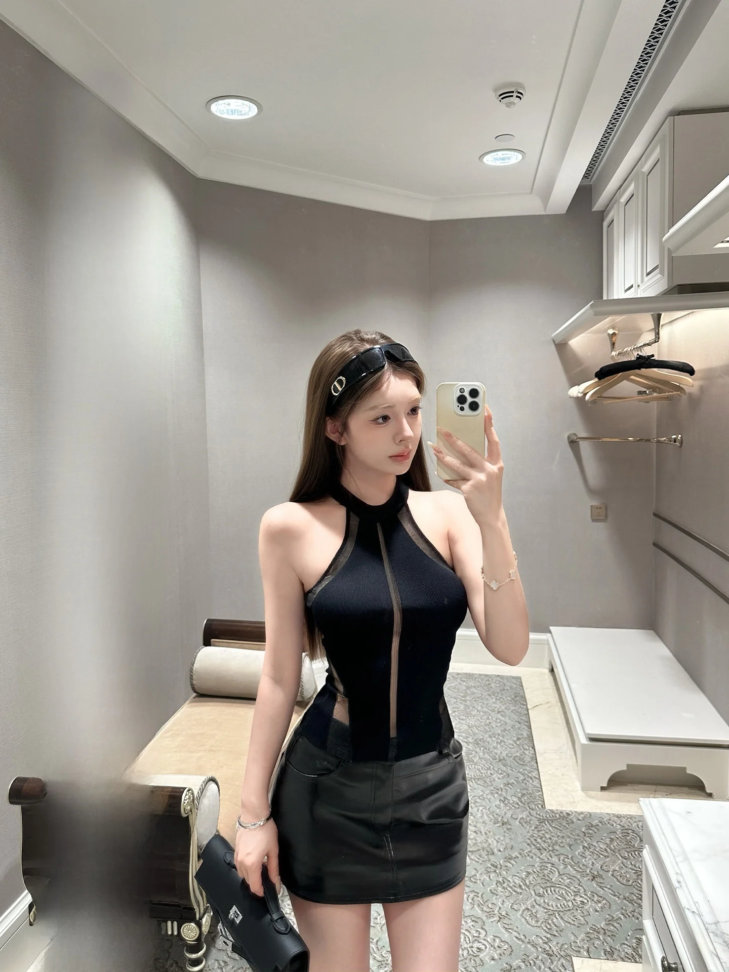 Roselyn Deconstructive Sexy Hollow out Patchwork Knitted Vest Pure Desire See through Hanging Neck Sleeveless Top Women
Roselyn Deconstructive Sexy Hollow out Patchwork Knitted Vest Pure Desire See through Hanging Neck Sleeveless Top Women