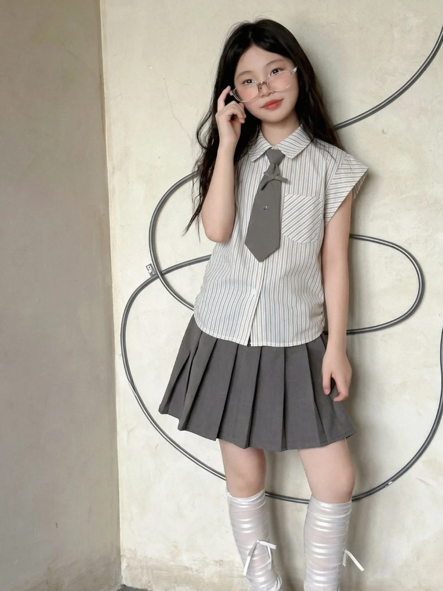 Girls' Summer Shirt Korean Style Plaid Turn-down Collar Children's Fashionable Top Short Sleeve Casual Wear for Girls
Girls' Summer Shirt Korean Style Plaid Turn-down Collar Children's Fashionable Top Short Sleeve Casual Wear for Girls