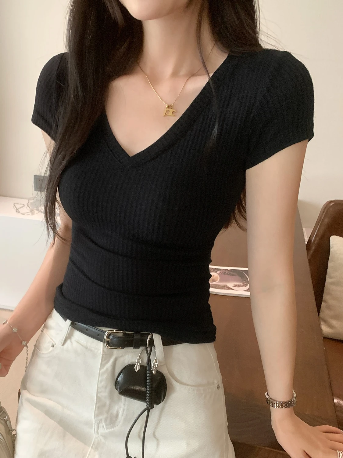 2026 Summer New Arrival Sheer Women T-shirt Stylish Slim Fit Elegant Ribbed V-Neck Short Sleeve Tee Women Solid Casual Top
2026 Summer New Arrival Sheer Women T-shirt Stylish Slim Fit Elegant Ribbed V-Neck Short Sleeve Tee Women Solid Casual Top