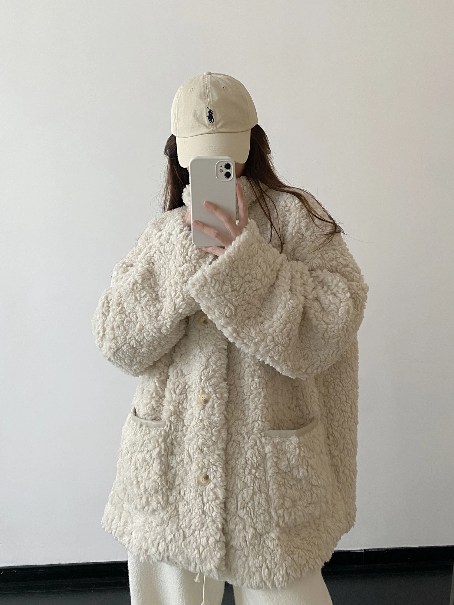 SunYeo женская пушистая верхняя одежда свободного покроя пальто с воротником осень-зима теплое повседневное длинное пальто средней длины
SunYeo женская пушистая верхняя одежда свободного покроя пальто с воротником осень-зима теплое повседневное длинное пальто средней длины