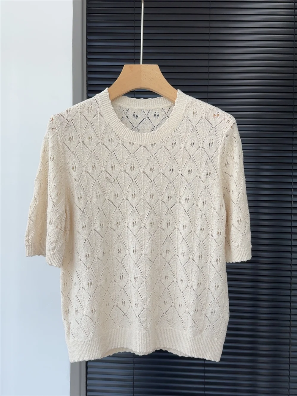 2026 Summer Hollow-out Round Neck Short Sleeve Casual Women's Knit Top
2026 Summer Hollow-out Round Neck Short Sleeve Casual Women's Knit Top