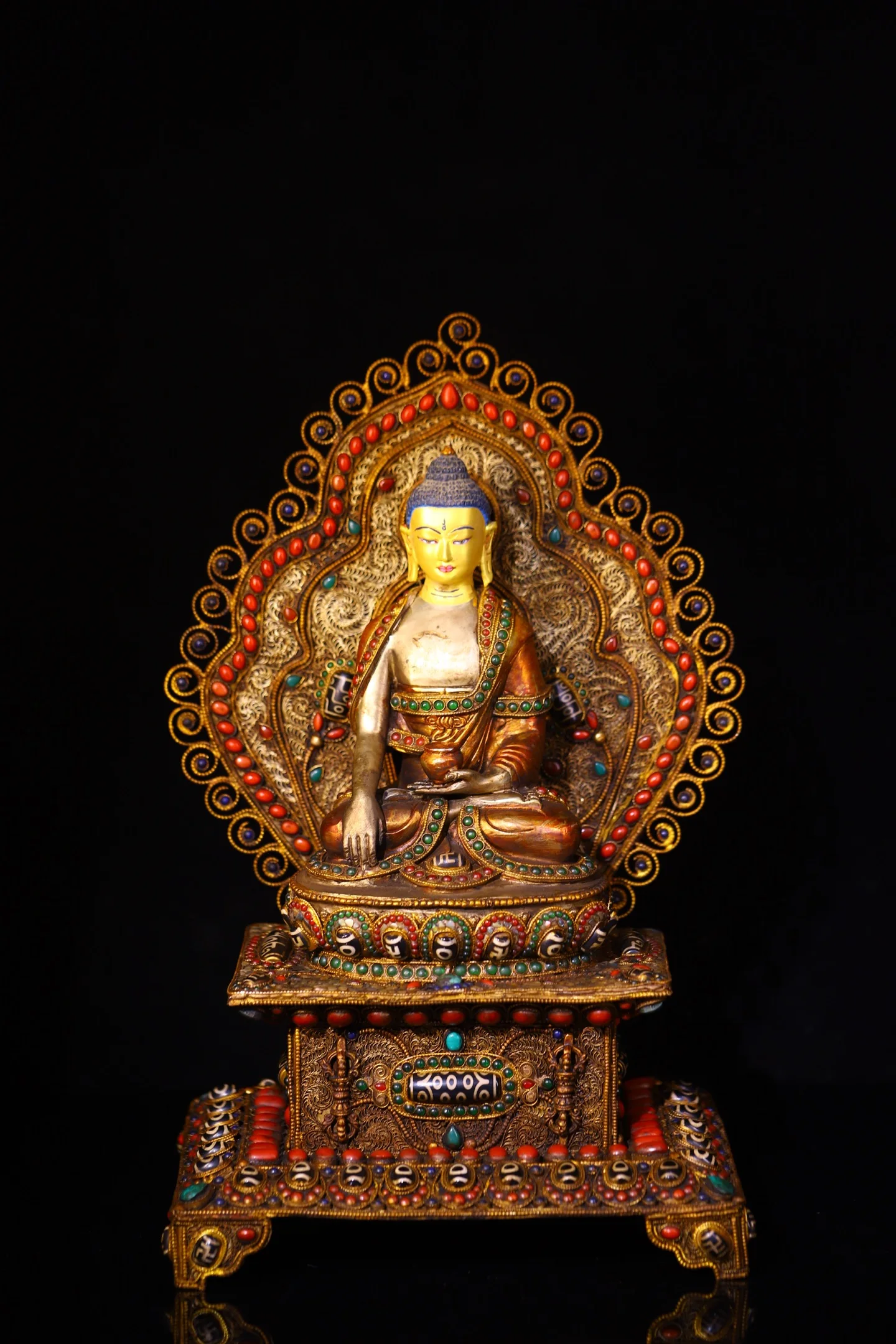 15"Tibetan Temple Collection Old Tibetan Silver Gilded Painted Face Mosaic Gem gZi Beads Shakyamuni Sitting Buddh Buddhist Niche
15"Tibetan Temple Collection Old Tibetan Silver Gilded Painted Face Mosaic Gem gZi Beads Shakyamuni Sitting Buddh Buddhist Niche