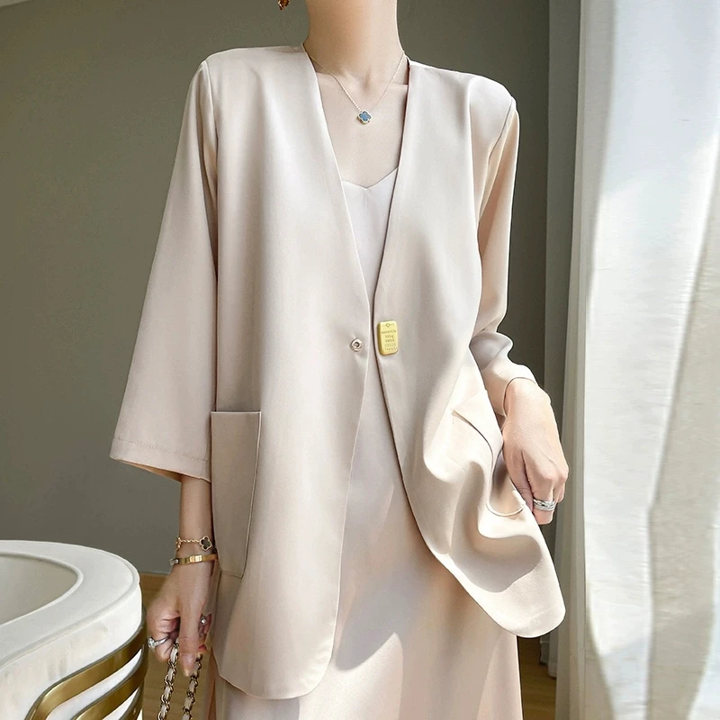Women's Acetate Satin Single Button Blazer Coat 2025 Spring Thin Top V-Neck Loose Casual 7/8 Sleeve Elegant Chic Outerwear Ladie
Women's Acetate Satin Single Button Blazer Coat 2025 Spring Thin Top V-Neck Loose Casual 7/8 Sleeve Elegant Chic Outerwear Ladie