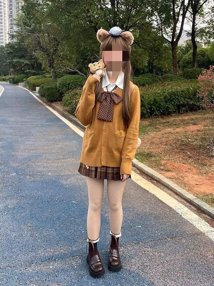 Brown Knitted Long Sve Cardigan Coat Fem Autumn Winter Faion Set JK orm School Sle Ensemble with Plaid Skirt
Brown Knitted Long Sve Cardigan Coat Fem Autumn Winter Faion Set JK orm School Sle Ensemble with Plaid Skirt