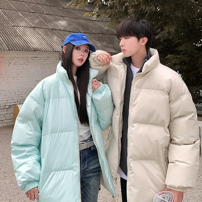 Теплая хлопковая куртка с воротником-стойкой для мужчин и женщин, новая зимняя модель, пуховик-пальто, парная верхняя одежда для влюбленных
Теплая хлопковая куртка с воротником-стойкой для мужчин и женщин, новая зимняя модель, пуховик-пальто, парная верхняя одежда для влюбленных