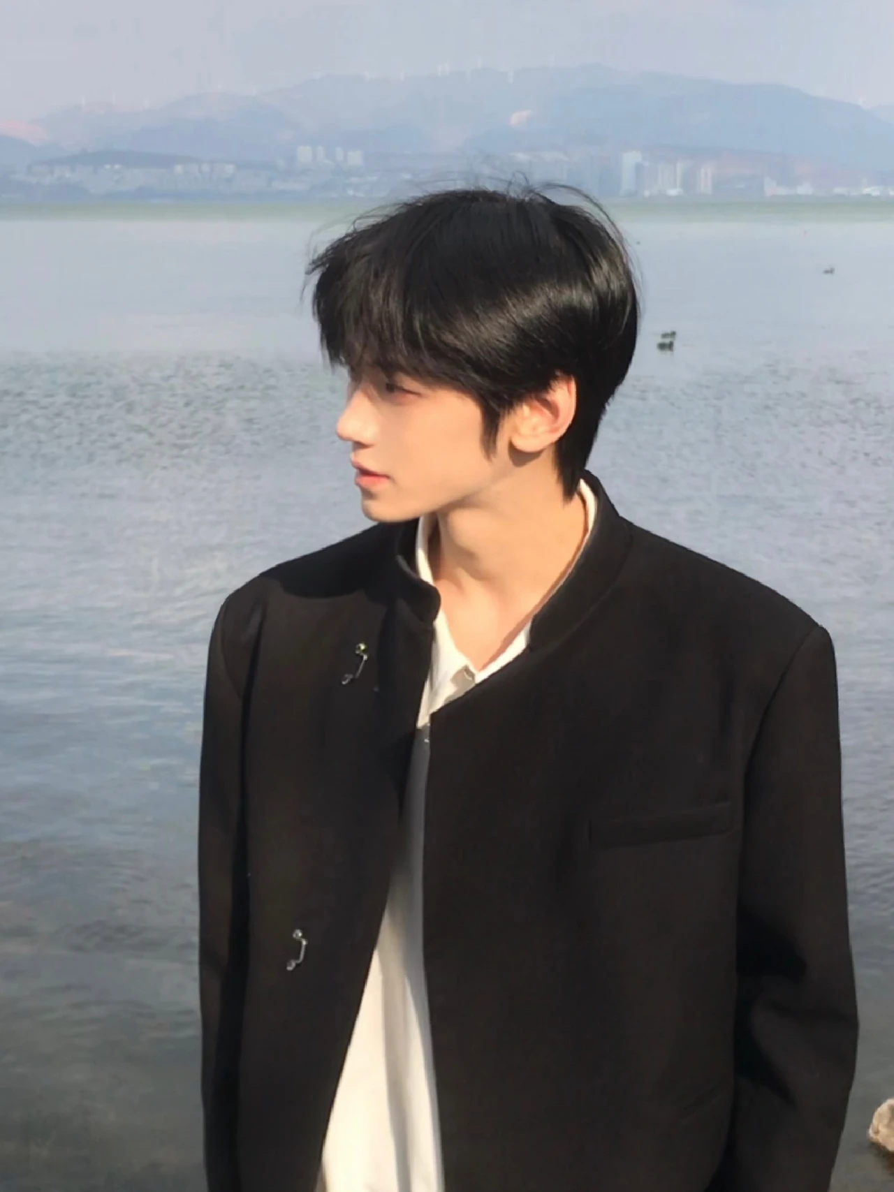 Шикарное китайское мужское длинное пальто с лацканами, повседневная верхняя одежда, сезонная сезонная одежда высокого качества, рекламный дизайн
Шикарное китайское мужское длинное пальто с лацканами, повседневная верхняя одежда, сезонная сезонная одежда высокого качества, рекламный дизайн