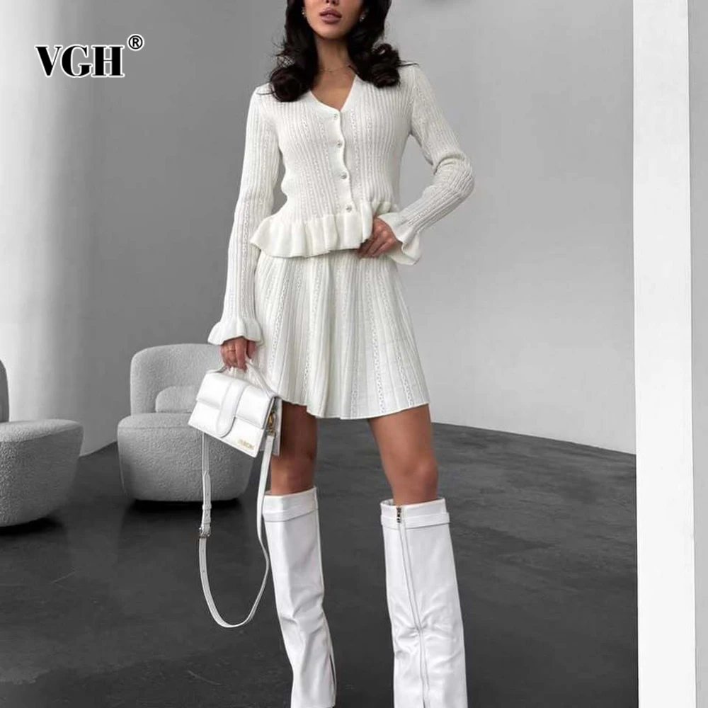VGH Loose Sweet Two Piece Sets For Women V Neck Long Sleeve Spliced Button Top High Waist Skirt Casual Set Female Fashion New
VGH Loose Sweet Two Piece Sets For Women V Neck Long Sleeve Spliced Button Top High Waist Skirt Casual Set Female Fashion New