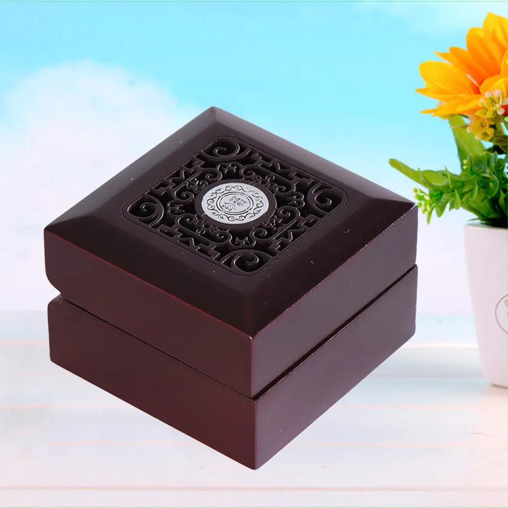 Деревянная шкатулка для украшений в ретро-китайском стиле с ажурным дизайном, роскошная, с шелковой подкладкой, для хранения колец, браслетов, ожерелий, подвесок, 1 шт.
Деревянная шкатулка для украшений в ретро-китайском стиле с ажурным дизайном, роскошная, с шелковой подкладкой, для хранения колец, браслетов, ожерелий, подвесок, 1 шт.