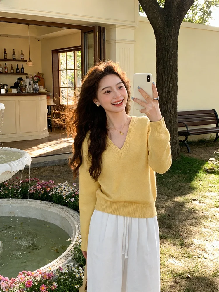 Stylish Loose Women's Knitwear Sweater Casual Style V-Neck Long Sleeve Fashionable Inner And Outer Wear Spring New Arrival
Stylish Loose Women's Knitwear Sweater Casual Style V-Neck Long Sleeve Fashionable Inner And Outer Wear Spring New Arrival