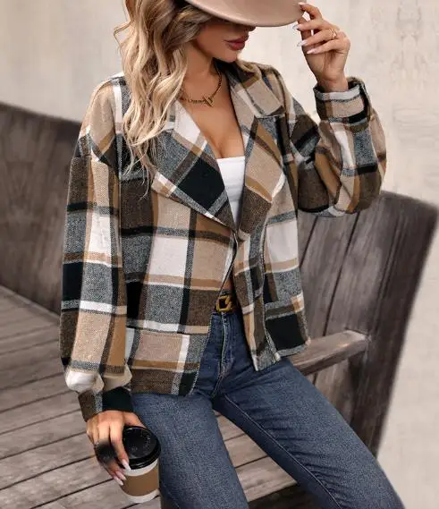 Autumn and Winter New Casual Retro Fleece Cardigan Women's Fashionable Personality High Street Style Lapel Short Jacket
Autumn and Winter New Casual Retro Fleece Cardigan Women's Fashionable Personality High Street Style Lapel Short Jacket