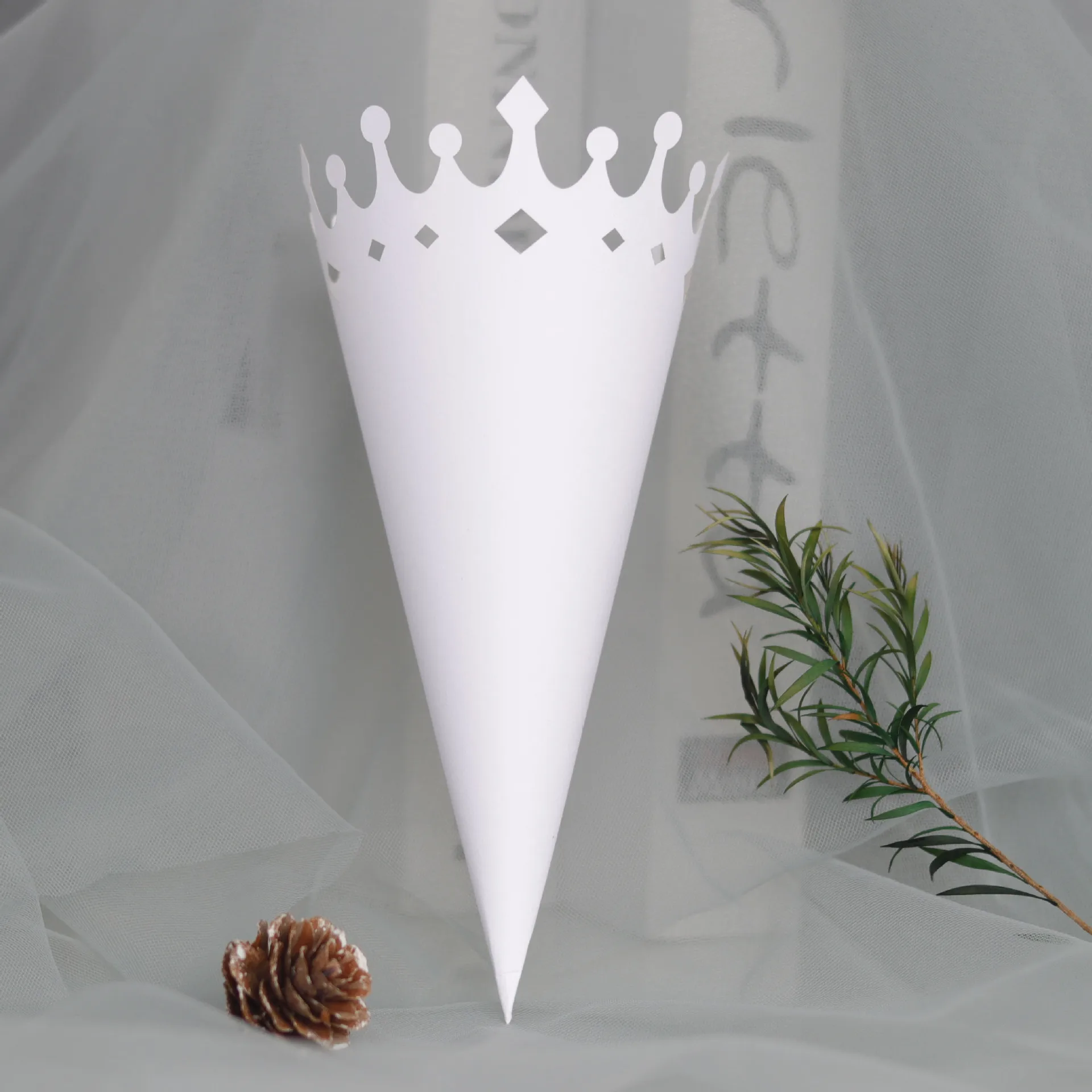 50pcs Crown Rice Scattering Flower Barrel Hollow Ultra White Paper Barrel Lace Cone Dried Flower Paper Flower Barrel
50pcs Crown Rice Scattering Flower Barrel Hollow Ultra White Paper Barrel Lace Cone Dried Flower Paper Flower Barrel