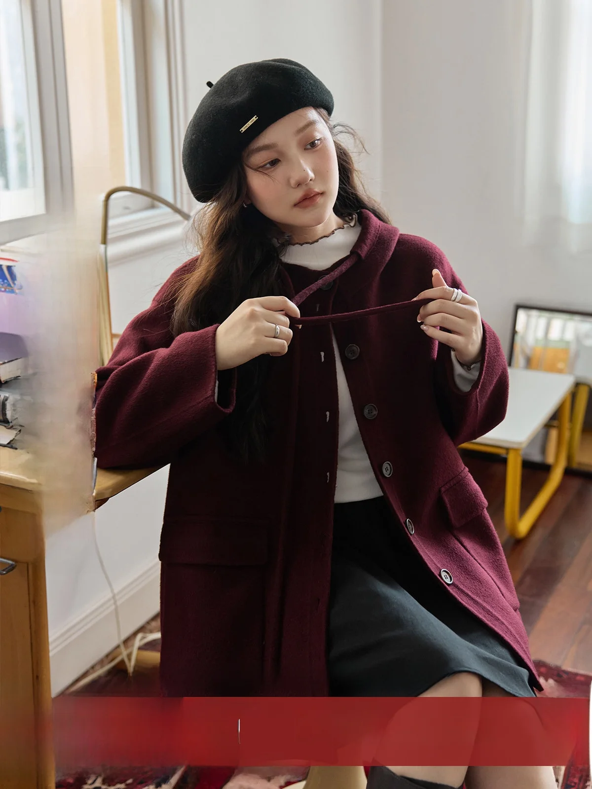 Женское зимнее пальто-твид А-силуэта с капюшоном из высококачественной шерсти, двустороннее, новинка, стройнящее, верхняя одежда, бренд XlIDM, для повседневной носки, простое, размер XL
Женское зимнее пальто-твид А-силуэта с капюшоном из высококачественной шерсти, двустороннее, новинка, стройнящее, верхняя одежда, бренд XlIDM, для повседневной носки, простое, размер XL