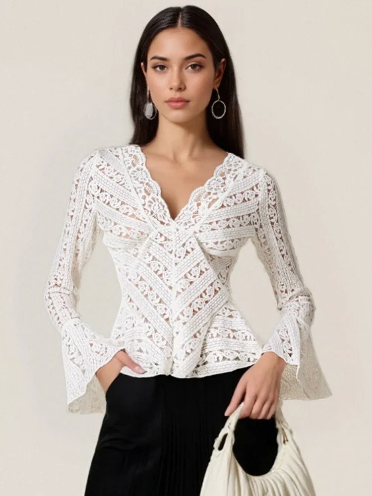 Sexy V-Neck Hollow Out Lace Top Female Bell Sleeves Slim Patchwork See-Through Cropped Y2k Top Female T-shirt Vest 2025
Sexy V-Neck Hollow Out Lace Top Female Bell Sleeves Slim Patchwork See-Through Cropped Y2k Top Female T-shirt Vest 2025