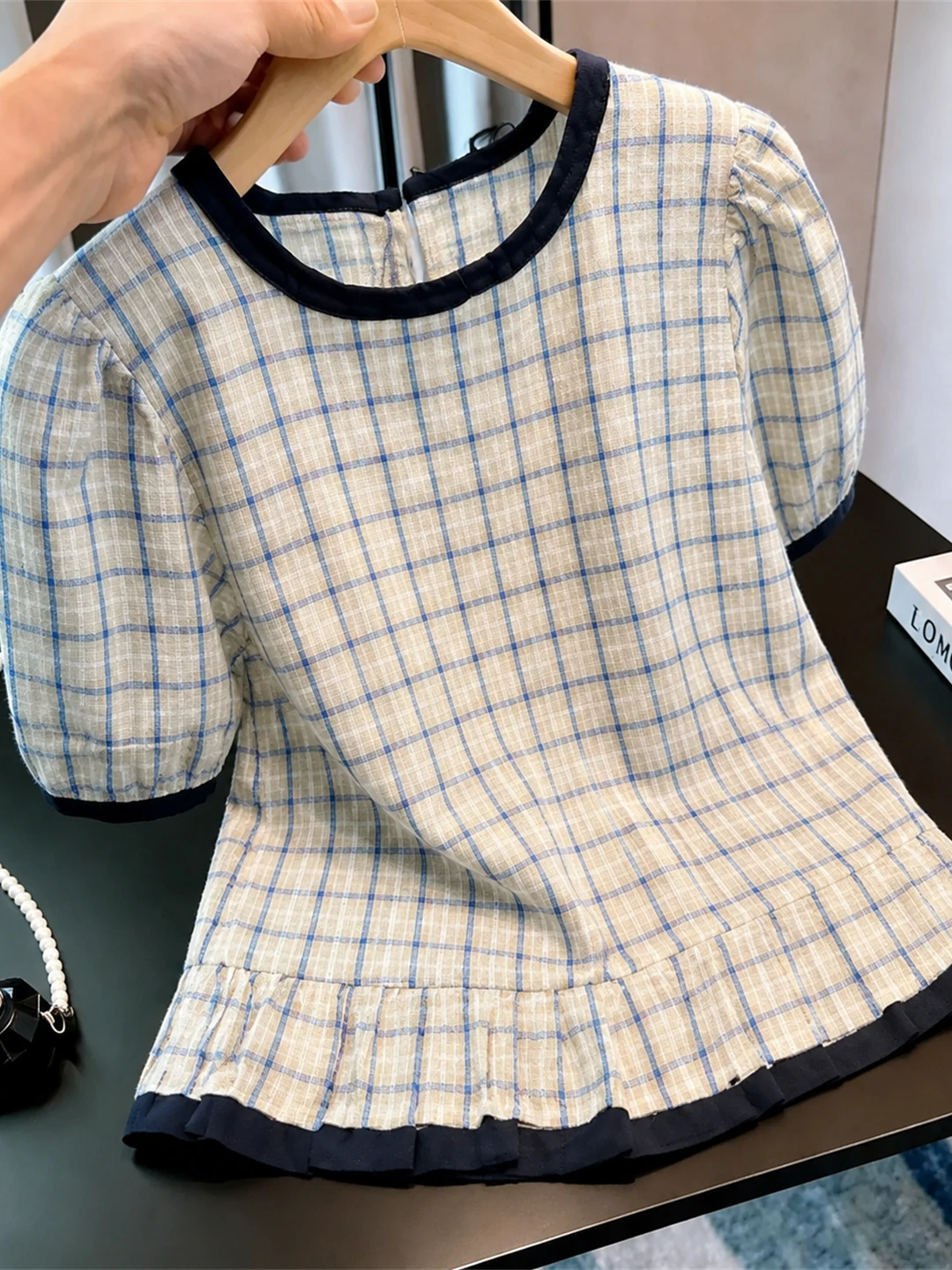 Korean Style Sweet Cute Plaid T-Shirt Wooden Short Sleeve Women's Top Age Reduction Design Summer Fashion Small Shirt
Korean Style Sweet Cute Plaid T-Shirt Wooden Short Sleeve Women's Top Age Reduction Design Summer Fashion Small Shirt