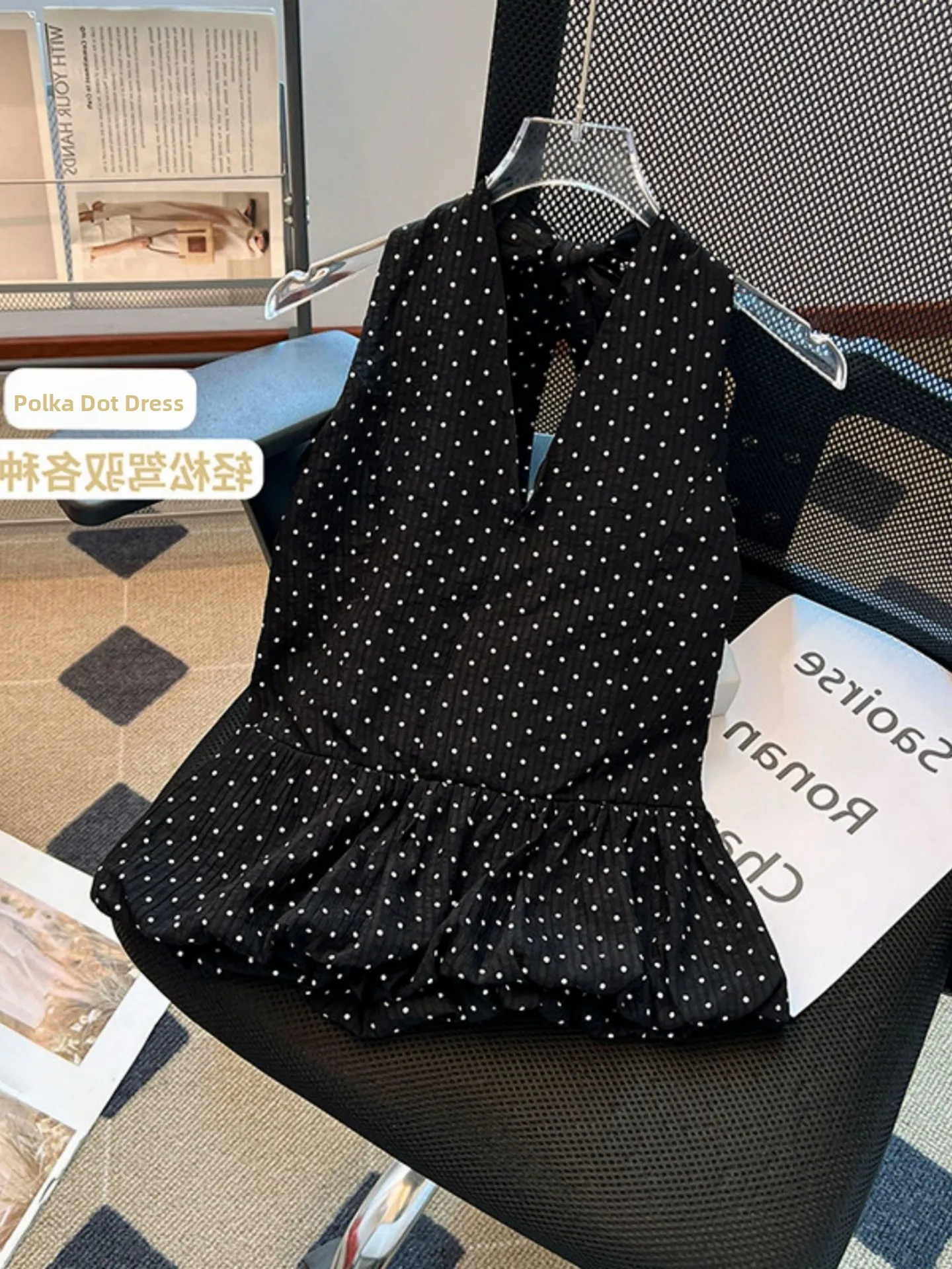 Summer Vacation Style V-Neck Tie Polka Dot Vest Women's Sleeveless Top with Flower Bud Hemline Belted Design Spring Summer Co...
Summer Vacation Style V-Neck Tie Polka Dot Vest Women's Sleeveless Top with Flower Bud Hemline Belted Design Spring Summer Co...
