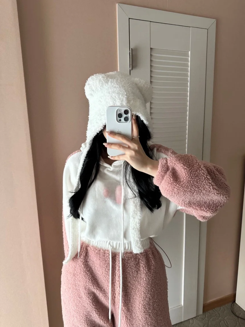 Thickened Lamb Fur Hoodie Women's Long Pants Set Letter Embroidery Contrast Color Anti-Aging Autumn Winter Warm Trousers
Thickened Lamb Fur Hoodie Women's Long Pants Set Letter Embroidery Contrast Color Anti-Aging Autumn Winter Warm Trousers