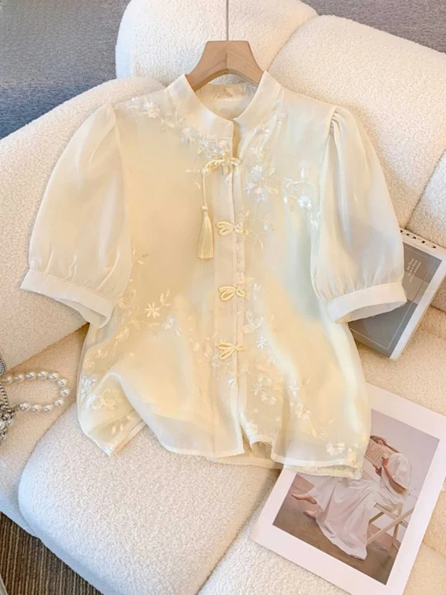 Новая китайская женская летняя блузка с коротким рукавом, с тяжелой вышивкой, больших размеров, красивая, из шифона, с цветочным принтом
Новая китайская женская летняя блузка с коротким рукавом, с тяжелой вышивкой, больших размеров, красивая, из шифона, с цветочным принтом