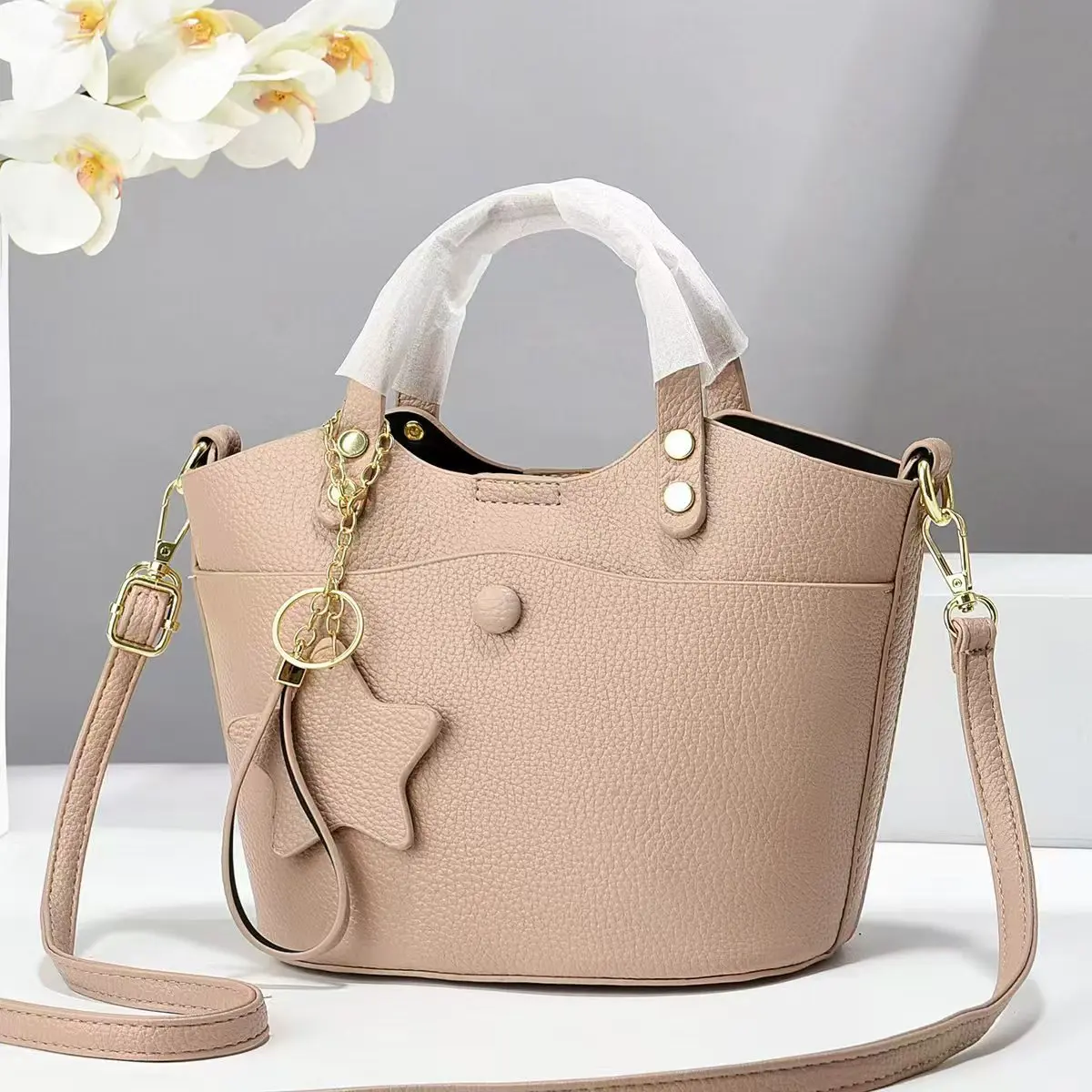 Fashionable Ladies Crossbody Bag Single Shoulder Handbag New Style Versatile Mom Bag Summer Soft PU Leather Zipper Closure
Fashionable Ladies Crossbody Bag Single Shoulder Handbag New Style Versatile Mom Bag Summer Soft PU Leather Zipper Closure