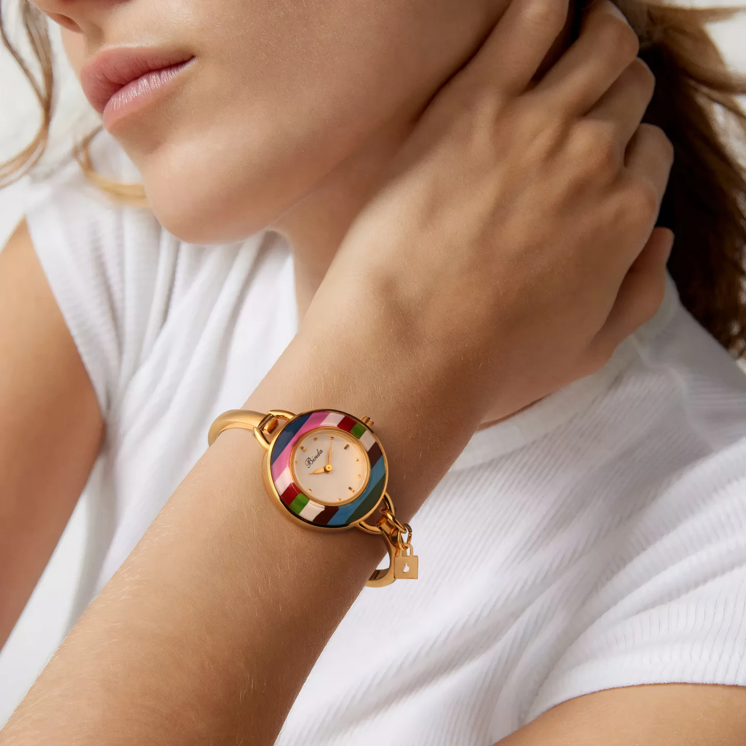 Элегантные женские водонепроницаемые кварцевые часы Binda – браслет из нержавеющей стали цвета радужного золота, круглый изящный циферблат, идеально подходят для повседневного использования.
Элегантные женские водонепроницаемые кварцевые часы Binda – браслет из нержавеющей стали цвета радужного золота, круглый изящный циферблат, идеально подходят для повседневного использования.