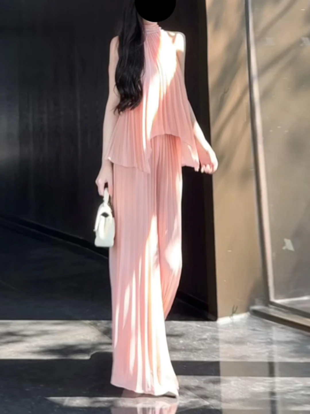 Gentle Breeze Unique Hanging Neck Top Wide Leg Pants Two Piece Set Complete OOTD Summer 2026 Women's Fashion Cotton Blend
Gentle Breeze Unique Hanging Neck Top Wide Leg Pants Two Piece Set Complete OOTD Summer 2026 Women's Fashion Cotton Blend
