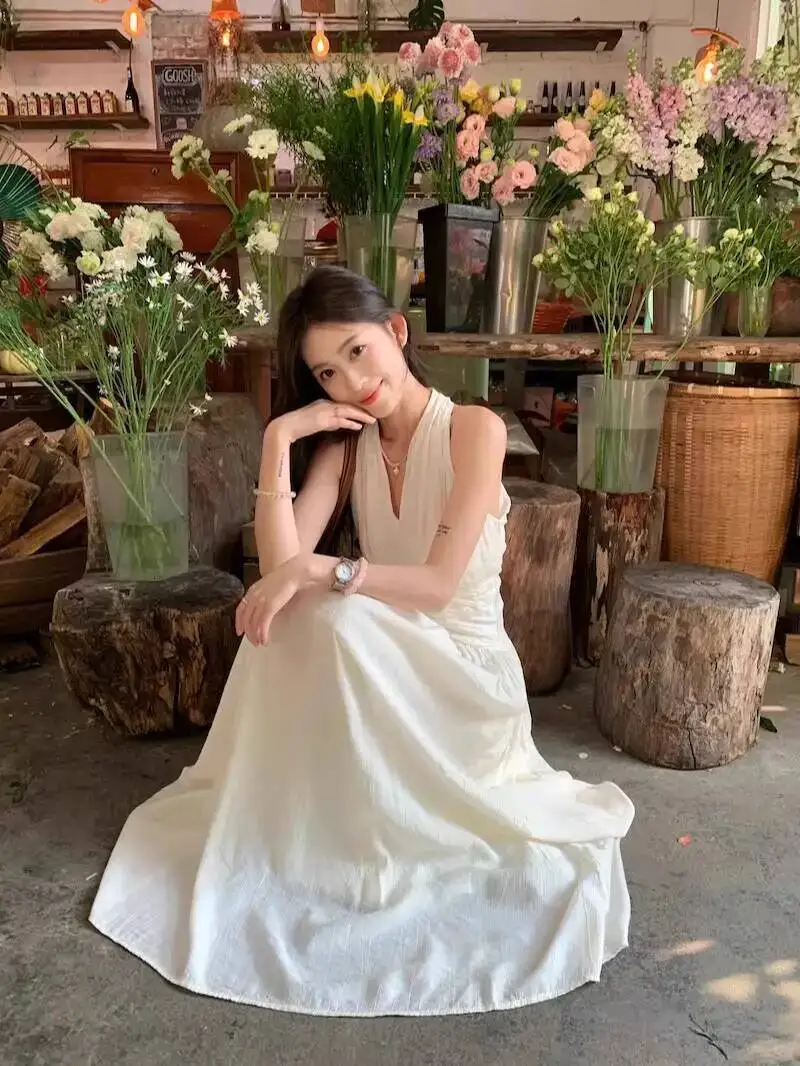 Women's Dress French Cross-Waist Halter Dress Summer Apricot A-Line Maxi Skirt, Elegant Flowy Swing Dress With Stunning Look
Women's Dress French Cross-Waist Halter Dress Summer Apricot A-Line Maxi Skirt, Elegant Flowy Swing Dress With Stunning Look