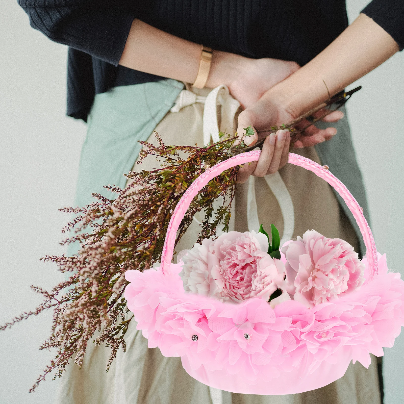 Portable Handheld Flower Baskets Small Wire Wedding Bride Bridemaid Party Favor Case Round Decorative Storage Basket
Portable Handheld Flower Baskets Small Wire Wedding Bride Bridemaid Party Favor Case Round Decorative Storage Basket