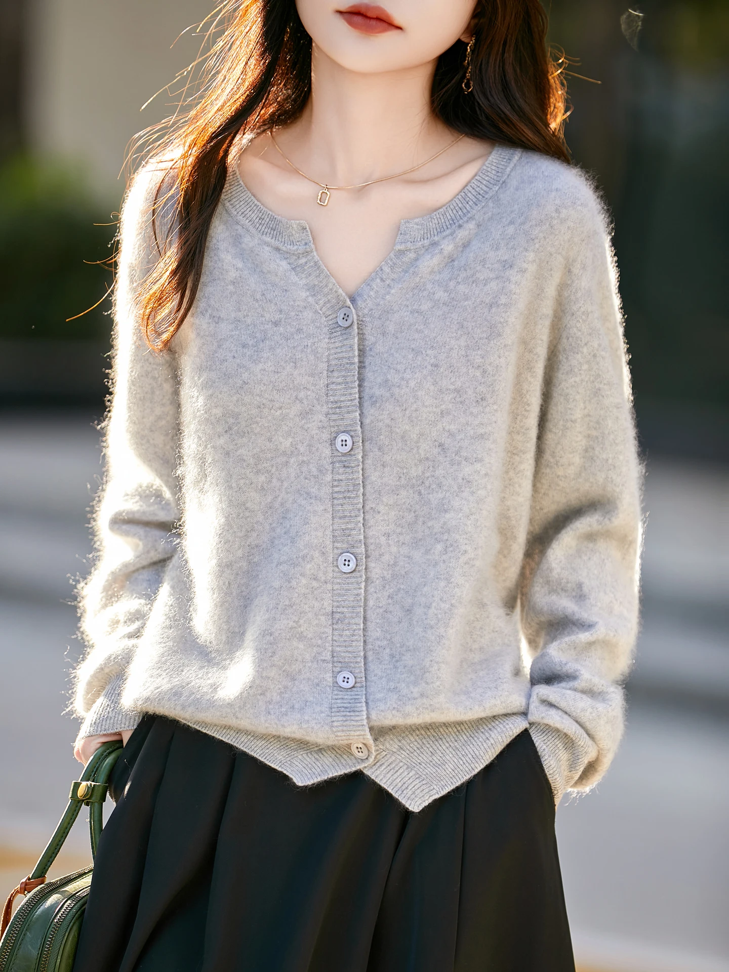 Luxury Autumn Winter Women Sweater Elegant Female 100% Merino Wool Knitted Cardigan Long Sleeve Clothing Top Cashmere Outerwear
Luxury Autumn Winter Women Sweater Elegant Female 100% Merino Wool Knitted Cardigan Long Sleeve Clothing Top Cashmere Outerwear