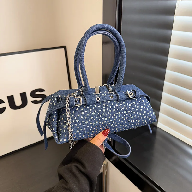 Стильная женская сумка с заклепками, с верхней ручкой и цепочкой для ношения через плечо
Стильная женская сумка с заклепками, с верхней ручкой и цепочкой для ношения через плечо