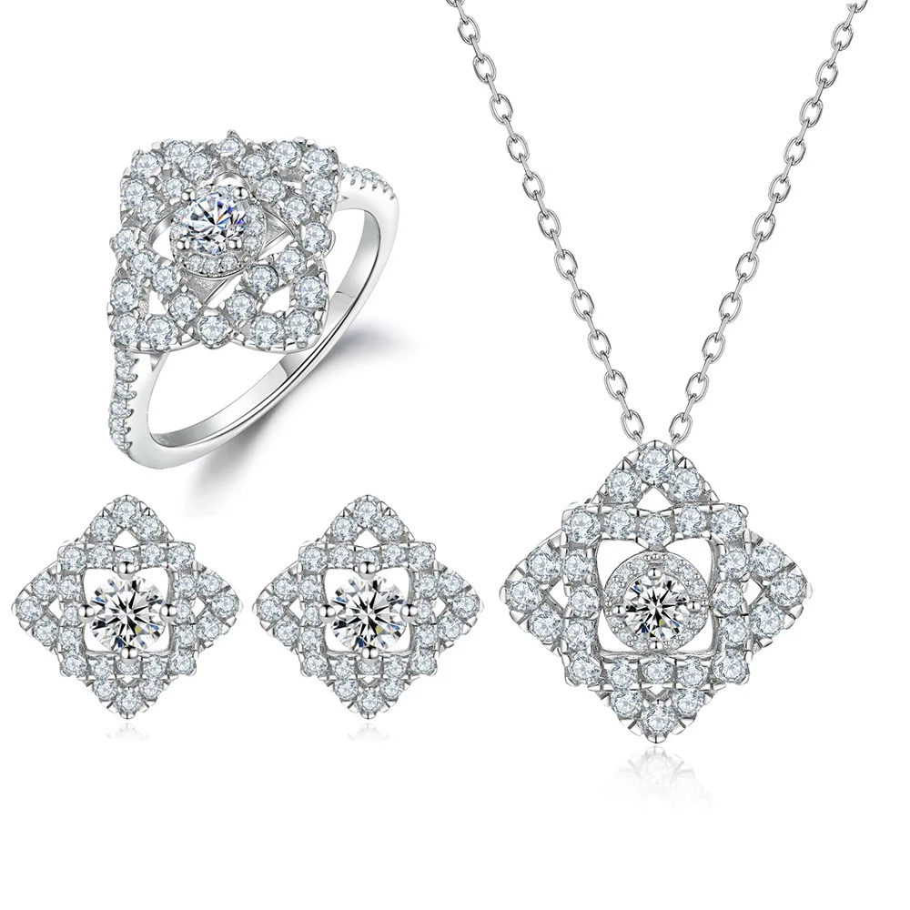 S925 sterling silver plated 18K gold PT950 platinum ring square earrings diamond necklace four leaf clover three piece set
S925 sterling silver plated 18K gold PT950 platinum ring square earrings diamond necklace four leaf clover three piece set