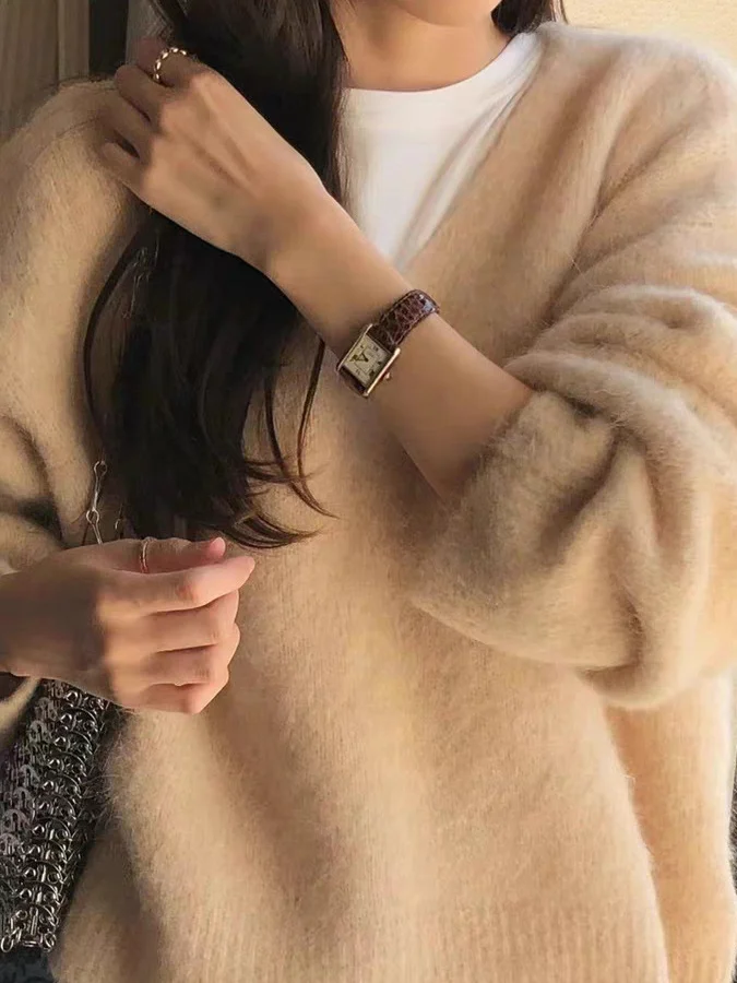 Loose V-Neck Women's Wool Sweater Autumn Winter New Style Dongdaemun Ouce Korean Style Lazy Fashion Casual Long Sleeve Sweater
Loose V-Neck Women's Wool Sweater Autumn Winter New Style Dongdaemun Ouce Korean Style Lazy Fashion Casual Long Sleeve Sweater