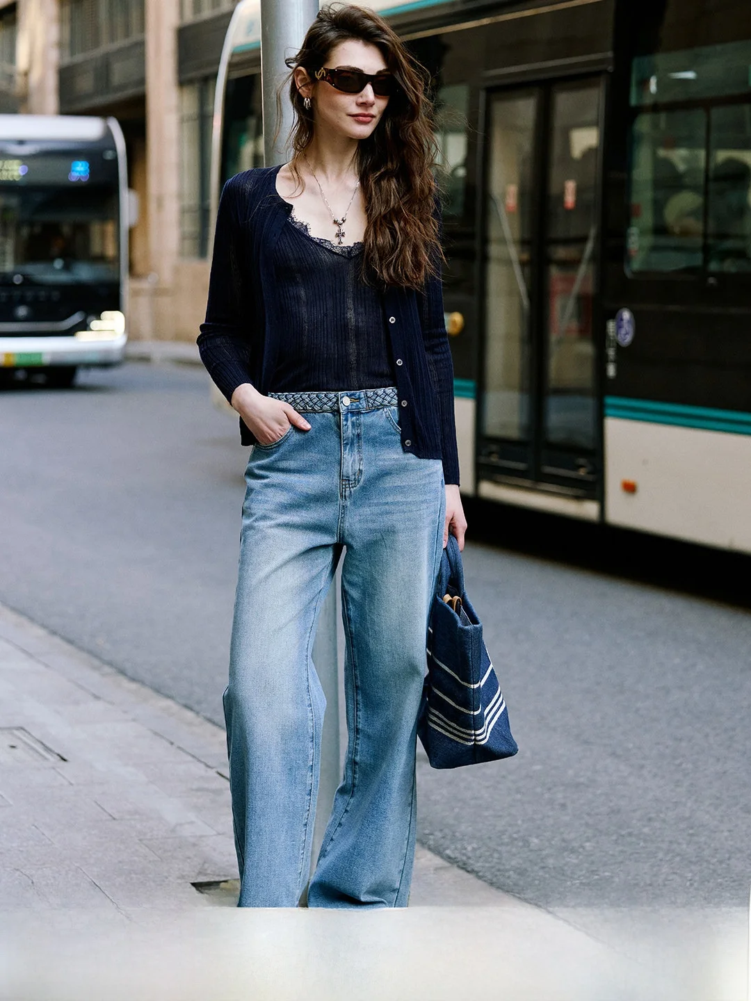 Luna7xi High Waist Loose Fit Women's Denim Jeans Vintage Washed Straight Leg Pants Comfortable Cotton Casual Trousers
Luna7xi High Waist Loose Fit Women's Denim Jeans Vintage Washed Straight Leg Pants Comfortable Cotton Casual Trousers