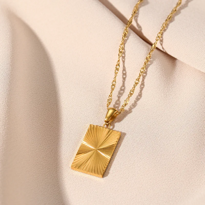 Fangpai Flower Pendant Necklace for Women Titanium Steel Plated with 14K Gold European High Quality Short Collar Chain Jewelry
Fangpai Flower Pendant Necklace for Women Titanium Steel Plated with 14K Gold European High Quality Short Collar Chain Jewelry