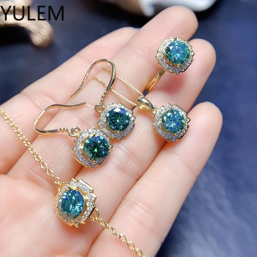 S925 Sterling Silver Jewelry for Women 1 Carat Moissanite Diamond 3 Pieces Set Necklace Ring Earrings Wedding Party
S925 Sterling Silver Jewelry for Women 1 Carat Moissanite Diamond 3 Pieces Set Necklace Ring Earrings Wedding Party