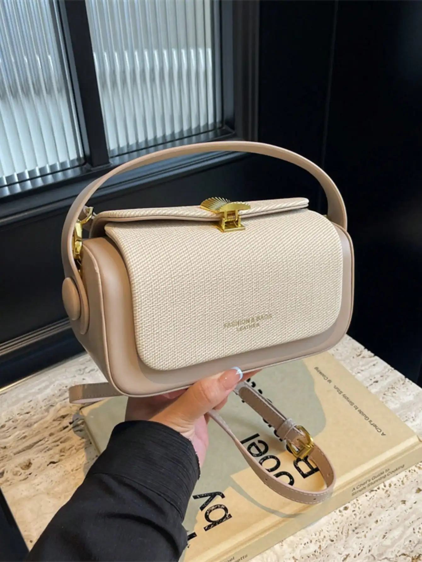 Women's Fashion Box-Shaped Crossbody Bag, Elegant Minimalist, Versatile & Spacious
Women's Fashion Box-Shaped Crossbody Bag, Elegant Minimalist, Versatile & Spacious