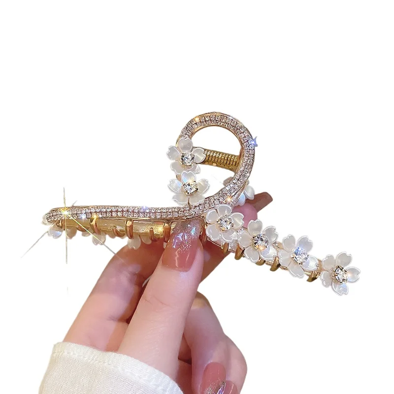 Golden Flower Large Rhinestone Grab Clip Metal Hairpin Back of Head Hair Grab Clip
Golden Flower Large Rhinestone Grab Clip Metal Hairpin Back of Head Hair Grab Clip