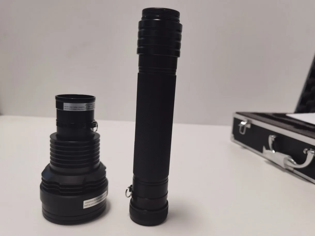 *85W HID Xenon Flashlight Torch Hiking and Camping
*85W HID Xenon Flashlight Torch Hiking and Camping