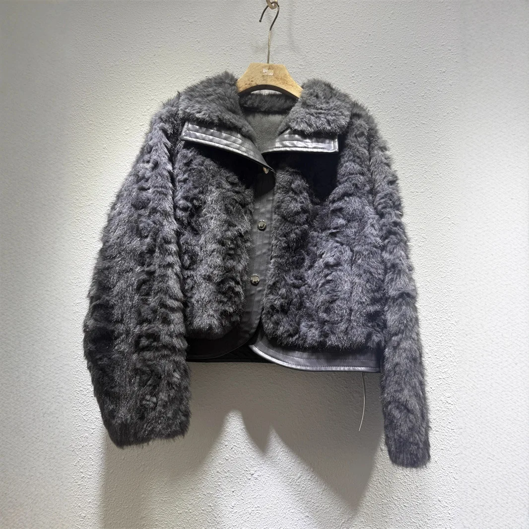 Мягкое пальто из искусственного кроличьего меха, осень-зима 2025, новинка, омолаживающий эффект, универсальное, модное, женское, с длинными рукавами
Мягкое пальто из искусственного кроличьего меха, осень-зима 2025, новинка, омолаживающий эффект, универсальное, модное, женское, с длинными рукавами