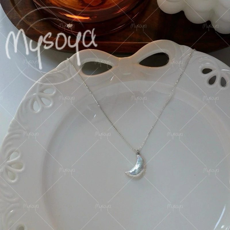 MYSOYA 10-15mm White Moon Baroque Pearl Pendant Necklace for Girlfriend, Suitable for Daily/ Dating/ Mother's Day Gift A0567
MYSOYA 10-15mm White Moon Baroque Pearl Pendant Necklace for Girlfriend, Suitable for Daily/ Dating/ Mother's Day Gift A0567