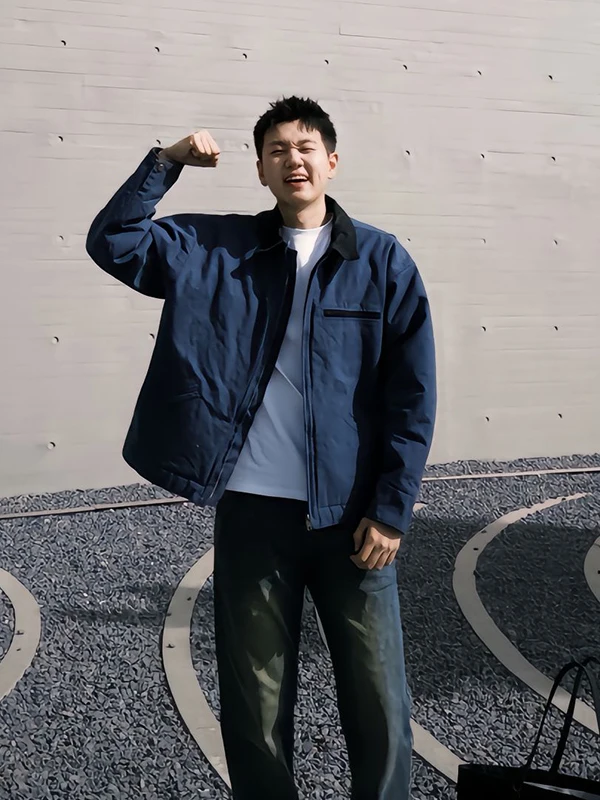 Мужская винтажная куртка Deep Blue American Sle Collar ort Jaet в стиле Детройт, весенняя, из полиэстера, с длинными рукавами, на молнии
Мужская винтажная куртка Deep Blue American Sle Collar ort Jaet в стиле Детройт, весенняя, из полиэстера, с длинными рукавами, на молнии