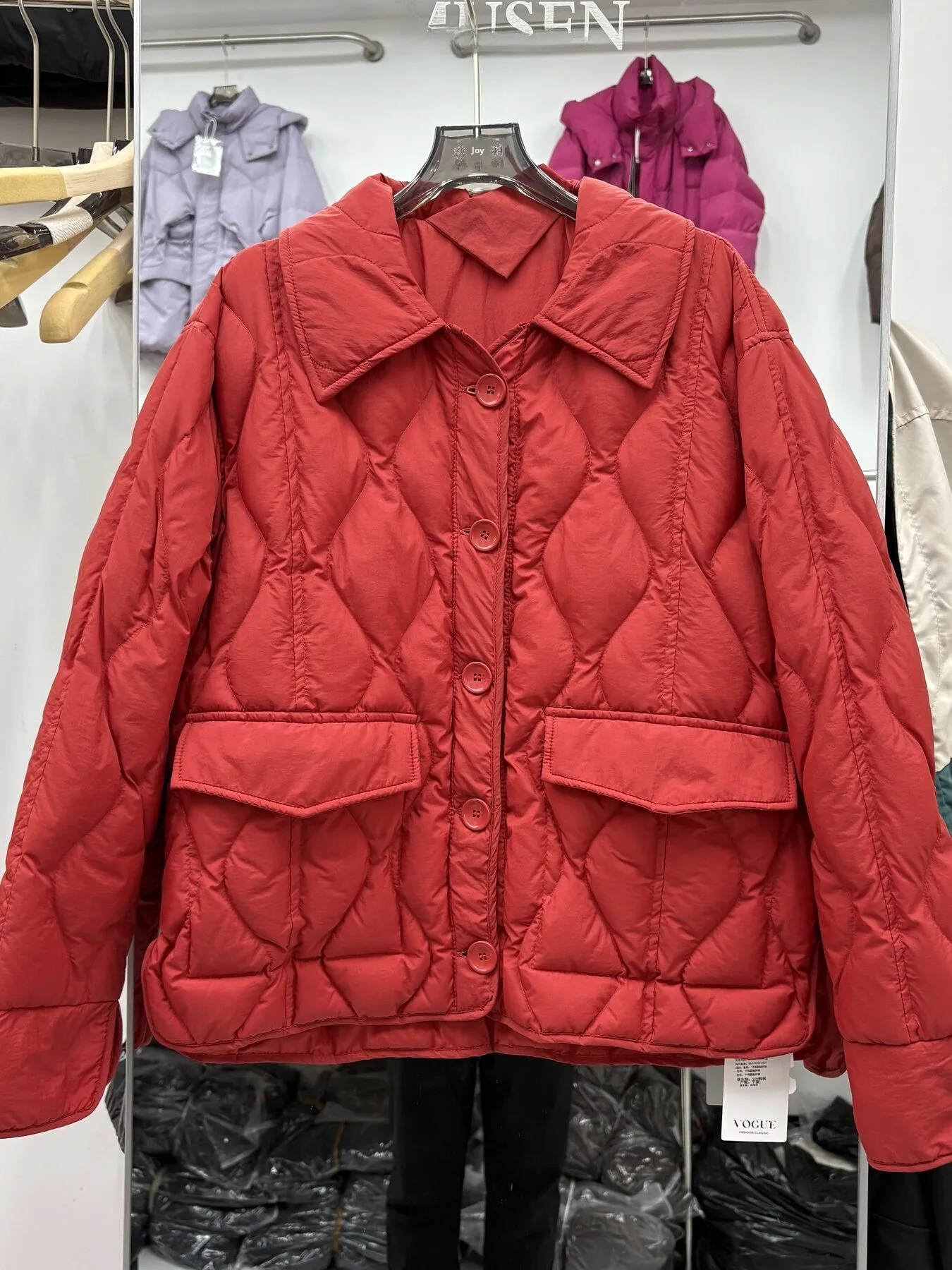 Autumn Winter Loose Shirt Collar Short Puffer Jacket Women's Style Gourd Stripes Warmth Regular Fit Duck down Coat City Casual
Autumn Winter Loose Shirt Collar Short Puffer Jacket Women's Style Gourd Stripes Warmth Regular Fit Duck down Coat City Casual