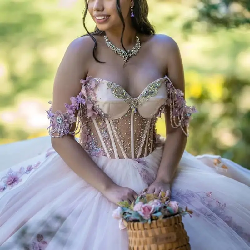 Светло-розовое платье Quinceanera с открытыми плечами по индивидуальному заказу, тюлевая аппликация, кружевное платье с кристаллами и цветочным узором, платья de 15, Quinceanera
Светло-розовое платье Quinceanera с открытыми плечами по индивидуальному заказу, тюлевая аппликация, кружевное платье с кристаллами и цветочным узором, платья de 15, Quinceanera 