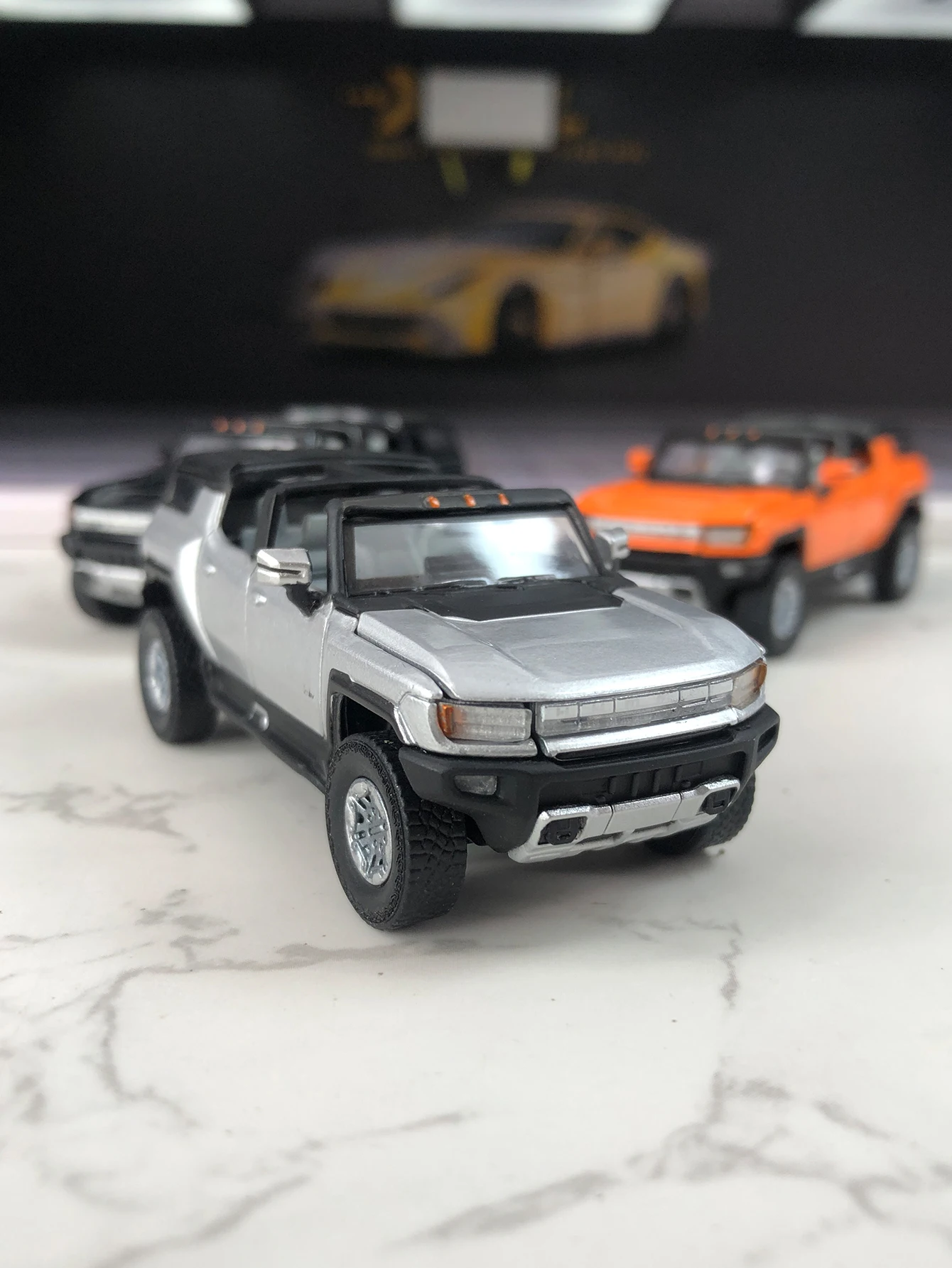 1:64 simulated zinc alloy Hummer EV Convertible model car, static ornament, metal collectible gift car
1:64 simulated zinc alloy Hummer EV Convertible model car, static ornament, metal collectible gift car