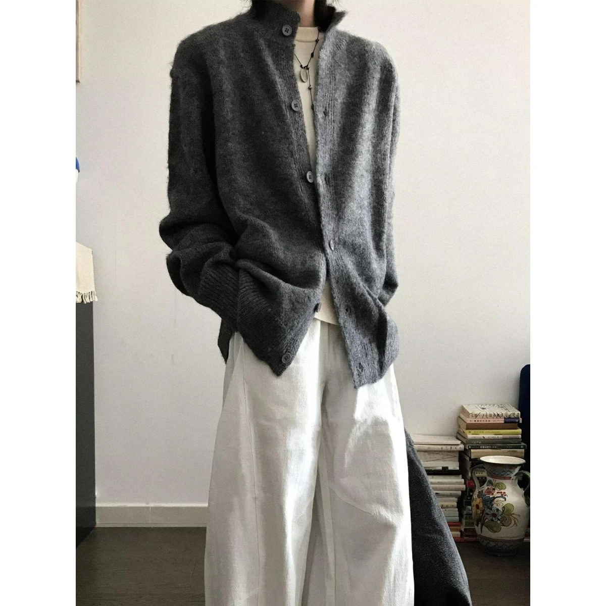 Couples High Collar Knitted Sweater Men's Single Button Autumn Winter New Sle European Faion Camere Open Cardigan Coat
Couples High Collar Knitted Sweater Men's Single Button Autumn Winter New Sle European Faion Camere Open Cardigan Coat