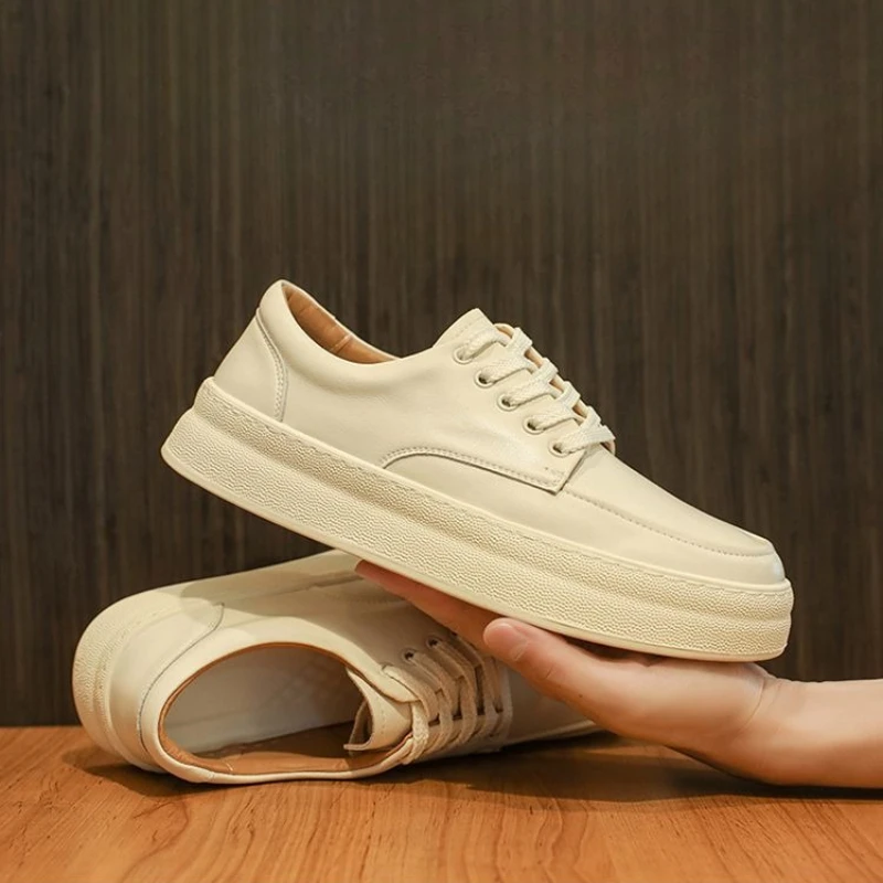 2026 Summer New Men Soft Leather Board Shoes Breathable Casual Sneakers Minimalist Trendy Versatile White Shoes
2026 Summer New Men Soft Leather Board Shoes Breathable Casual Sneakers Minimalist Trendy Versatile White Shoes