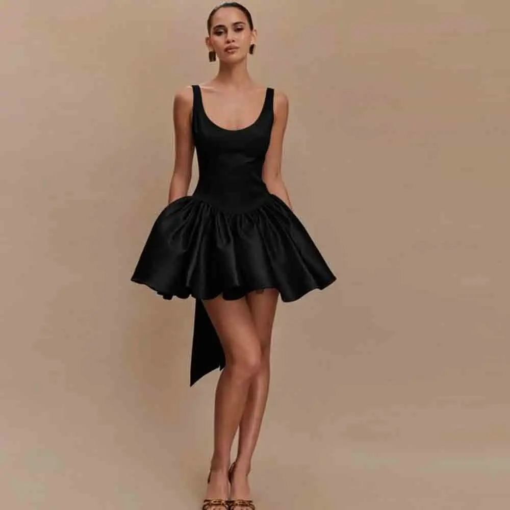 Customized 2026 Black Satin Mini Wedding Dress Backless Bow Back A-Line Bridal Gown Puffy Skirt Cocktail Party
Customized 2026 Black Satin Mini Wedding Dress Backless Bow Back A-Line Bridal Gown Puffy Skirt Cocktail Party
