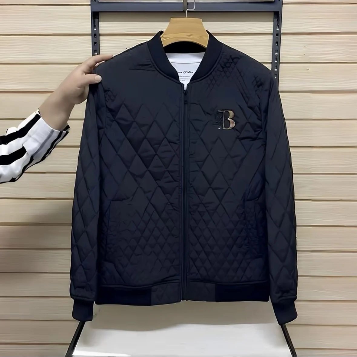 Осенне-зимняя повседневная модная тонкая хлопковая куртка, универсальная, подходит для любого образа, молодежная, на молнии, длинная, в стиле бейсбольной...
Осенне-зимняя повседневная модная тонкая хлопковая куртка, универсальная, подходит для любого образа, молодежная, на молнии, длинная, в стиле бейсбольной...