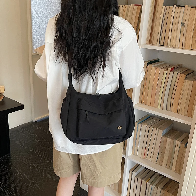 2026 New Korean Style Minimalist Lightweight Crossbody Bag Versatile Fashion Large Capacity Tote Bag for Women
2026 New Korean Style Minimalist Lightweight Crossbody Bag Versatile Fashion Large Capacity Tote Bag for Women