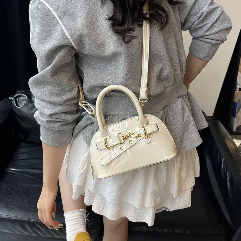 Роскошная вместительная сумка для подгузников из качественных материалов, полностью отвечающая всем потребностям в хранении для активной жизни родителей на природе.
Роскошная вместительная сумка для подгузников из качественных материалов, полностью отвечающая всем потребностям в хранении для активной жизни родителей на природе.