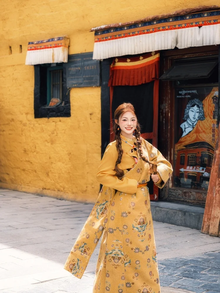 Trendy Women's Tibetan Costume Photography Clothes Ethnic Minority Style Travel Photography Shoot Traditional Tibetan Fashion
Trendy Women's Tibetan Costume Photography Clothes Ethnic Minority Style Travel Photography Shoot Traditional Tibetan Fashion